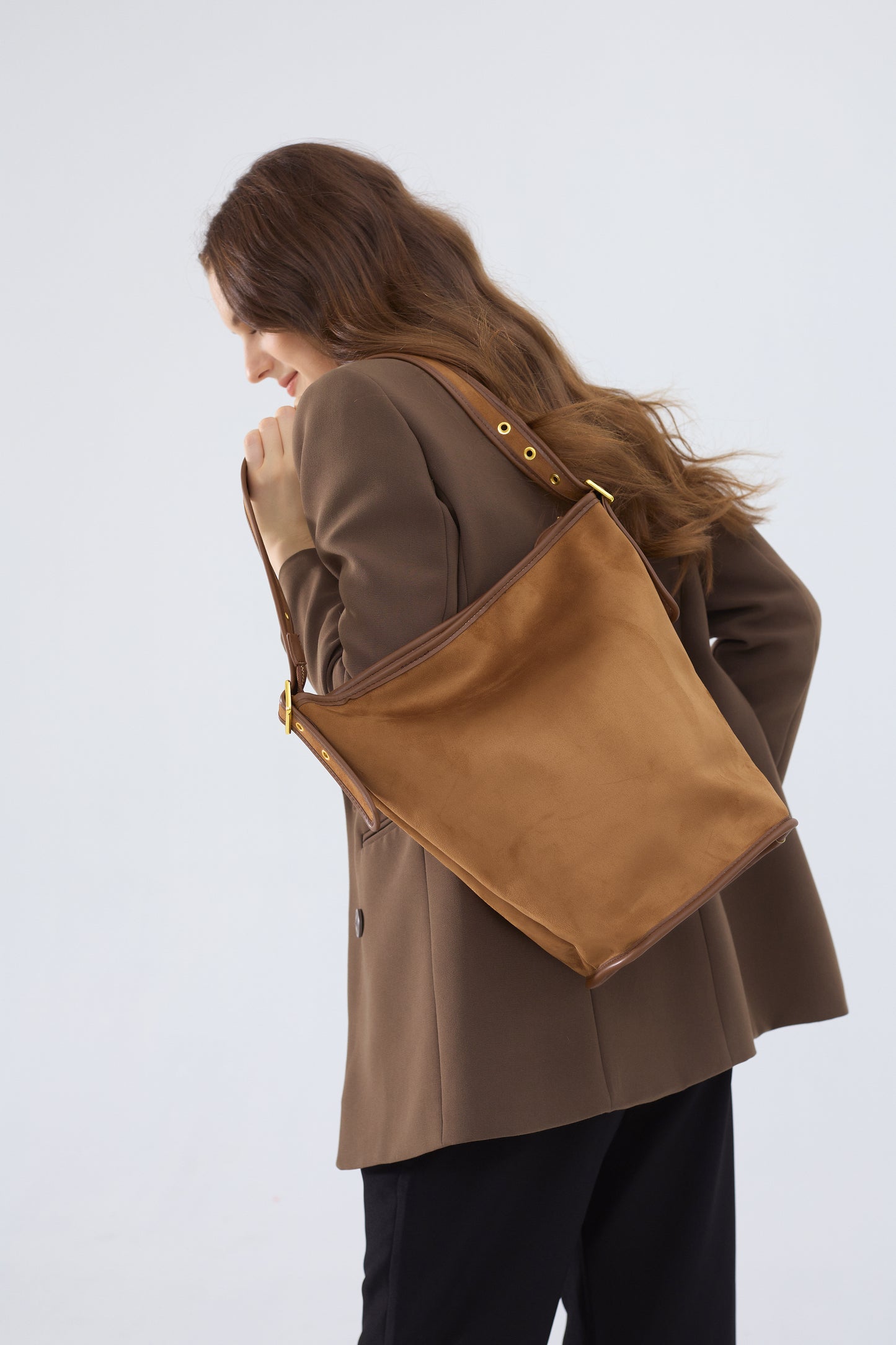 ALMA Suede Tote