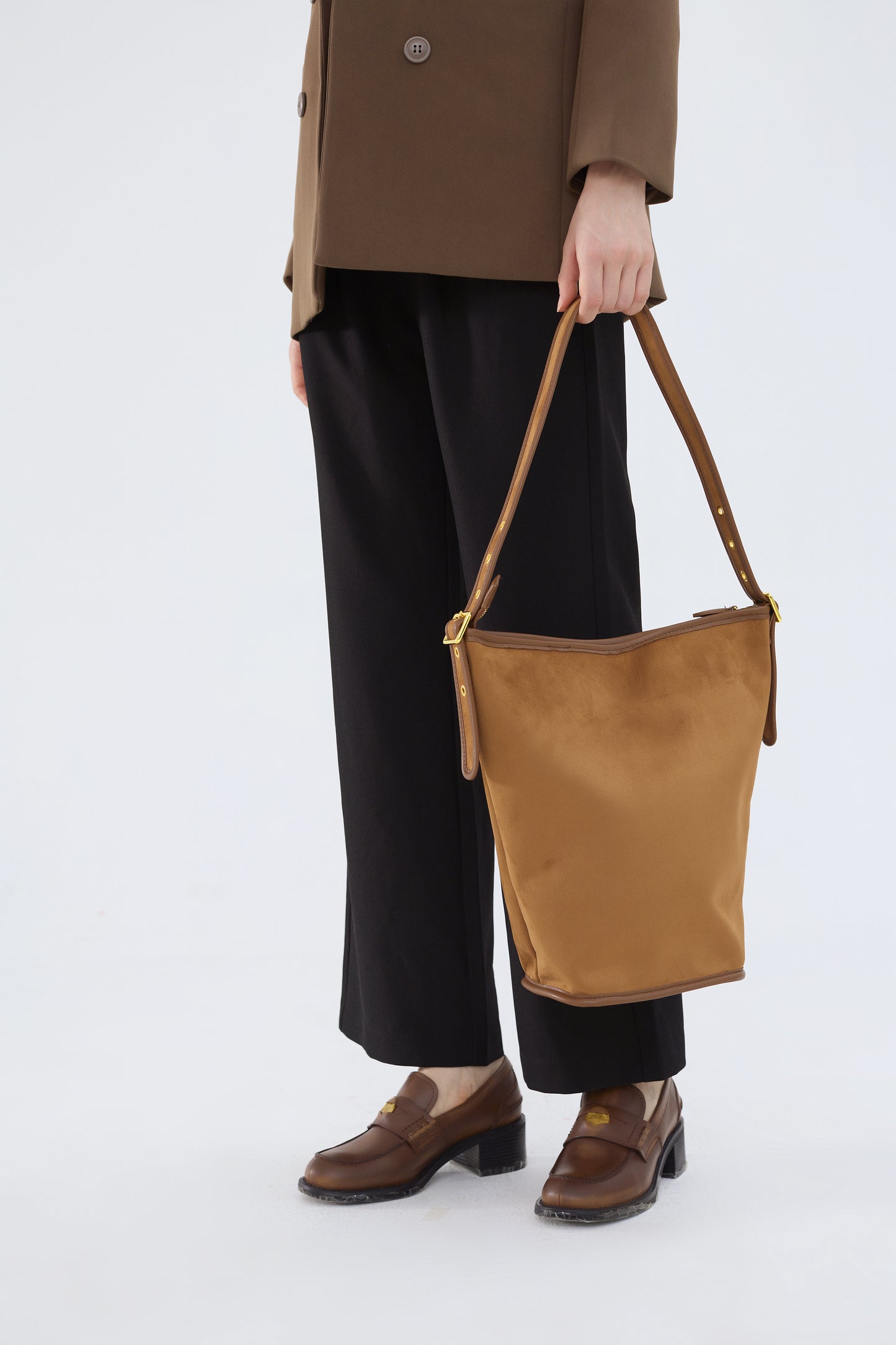 ALMA Suede Tote